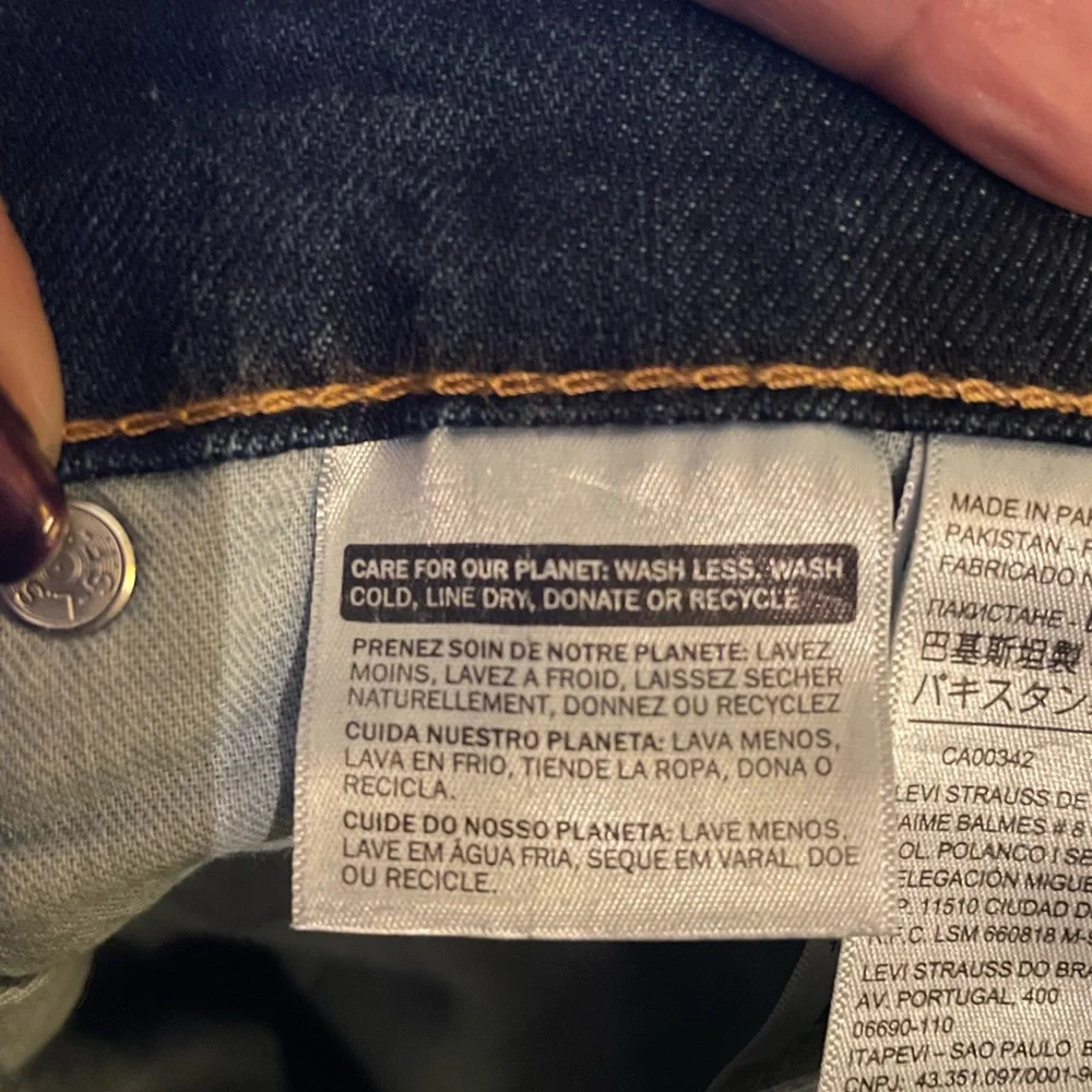Levi’s men’s 505 original jeans, regular fit, color dark blue jean. Size‎ 40x30